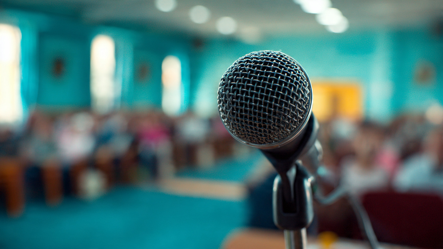 Speaking with a microphone